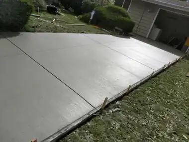 Backyard Slab: concrete slab work by Redmond Concrete, concrete contractor serving Woodinville (photo 3 of 3)