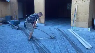 Driveway & Garage Slab in Kenmore, WA: concrete driveway work by Redmond Concrete (photo 3 of 6)