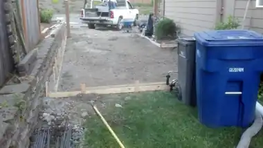 Driveway Extension with Drainage in Snohomish, WA: concrete driveway work by Redmond Concrete (photo 4 of 6)