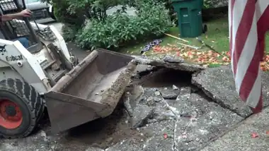 Driveway Section Demo & Replace: concrete demolition work by Redmond Concrete, concrete contractor serving Bothell (photo 4 of 6)