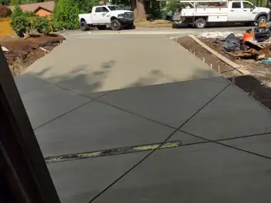 More Driveways: concrete driveway work by Redmond Concrete, concrete contractor serving Woodinville (photo 14 of 34)