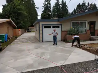More Driveways: concrete driveway work by Redmond Concrete, concrete contractor serving Redmond (photo 15 of 34)