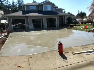 More Driveways: concrete driveway work by Redmond Concrete, concrete contractor serving Redmond (photo 19 of 34)