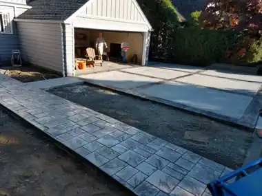 More Driveways: concrete driveway work by Redmond Concrete, concrete contractor serving Redmond (photo 23 of 34)
