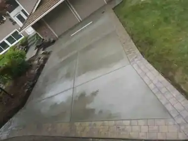 More Driveways: concrete driveway work by Redmond Concrete, concrete contractor serving Kirkland (photo 24 of 34)