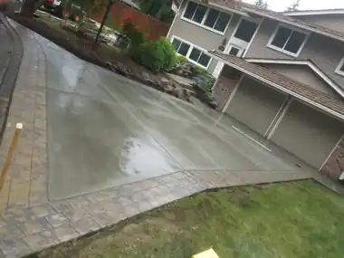 More Driveways: concrete driveway work by Redmond Concrete, concrete contractor serving Bothell (photo 25 of 34)
