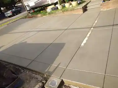 More Driveways: concrete driveway work by Redmond Concrete, concrete contractor serving Redmond (photo 3 of 34)