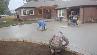 More Driveways: concrete driveway work by Redmond Concrete, concrete contractor serving Bothell (photo 33 of 34)