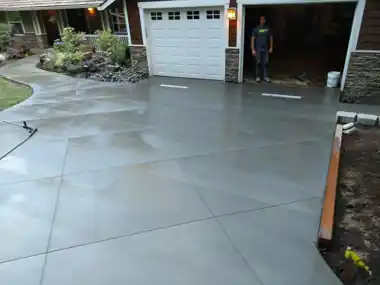 More Driveways: concrete driveway work by Redmond Concrete, concrete contractor serving Redmond (photo 7 of 34)