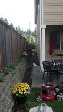 Exposed Aggregate Patio & Walkway: concrete patio and wall work by Redmond Concrete, concrete contractor serving Redmond (photo 4 of 6)
