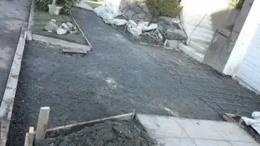 Sidewalk, Approach & Driveway in Seattle, WA: concrete walkway and steps work by Redmond Concrete (photo 6 of 6)