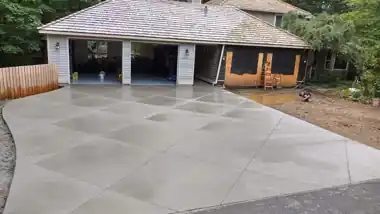 Detached Garage Approach & Slab: concrete slab work by Redmond Concrete, concrete contractor serving Woodinville (photo 1 of 2)