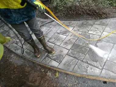 More Stamped & Decorative Concrete: concrete patio and wall work by Redmond Concrete, concrete contractor serving Kirkland (photo 28 of 35)